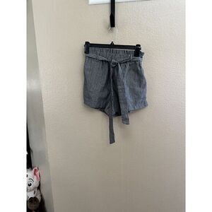 Hesperus‎ Gray and White Shorts